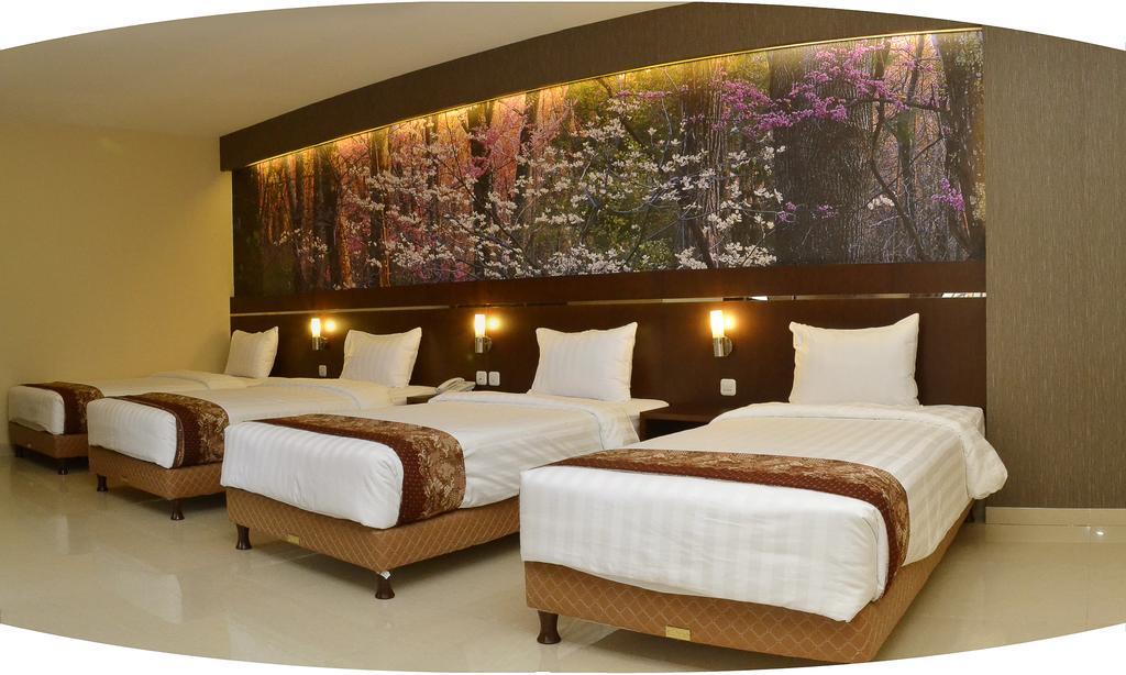 Bess Resort & Waterpark Hotel And Convention Malang Extérieur photo