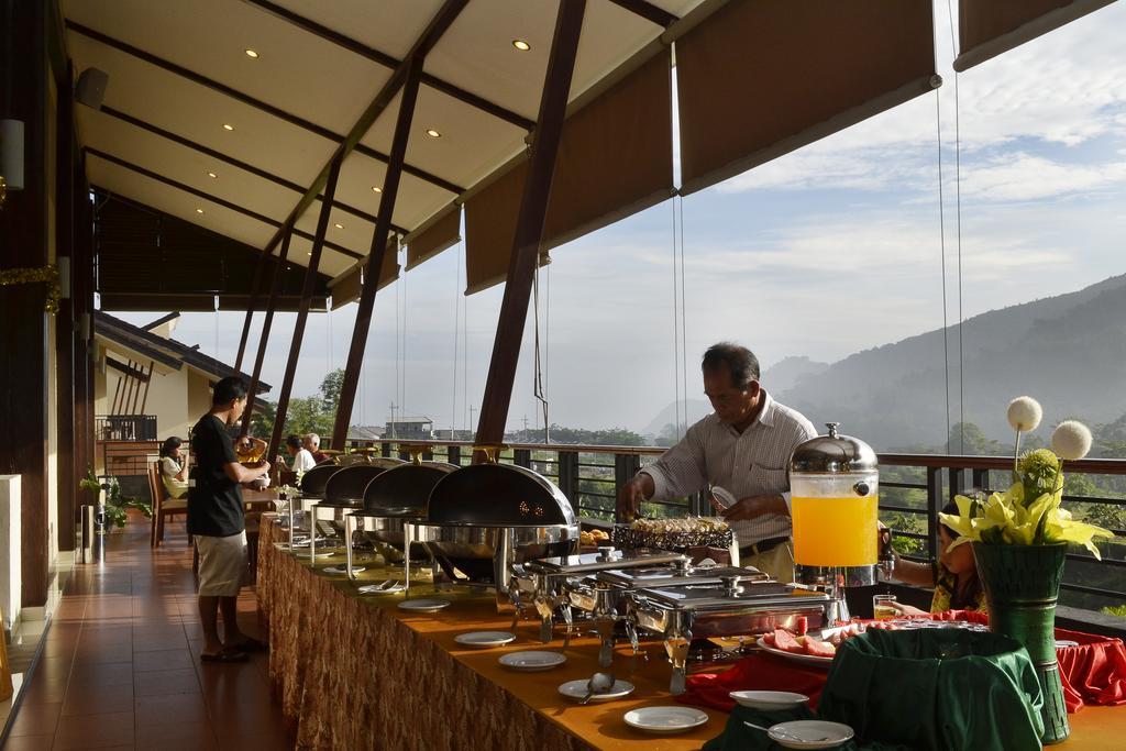 Bess Resort & Waterpark Hotel And Convention Malang Extérieur photo