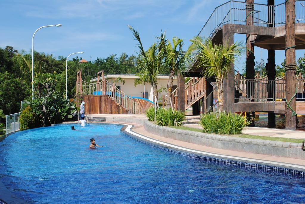 Bess Resort & Waterpark Hotel And Convention Malang Extérieur photo