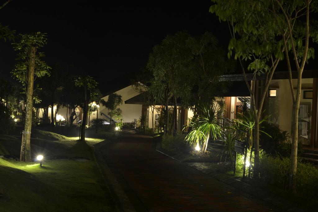 Bess Resort & Waterpark Hotel And Convention Malang Extérieur photo