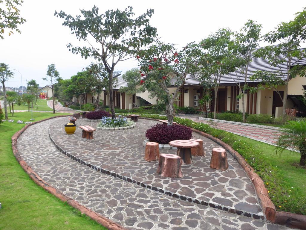 Bess Resort & Waterpark Hotel And Convention Malang Extérieur photo