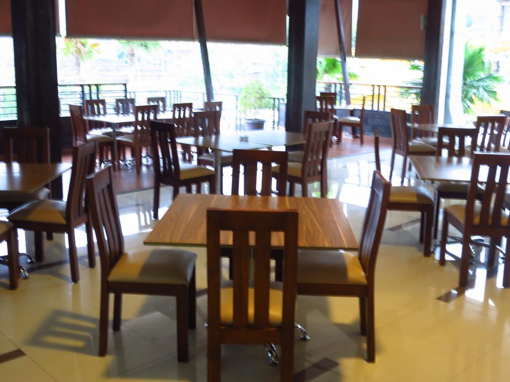 Bess Resort & Waterpark Hotel And Convention Malang Extérieur photo