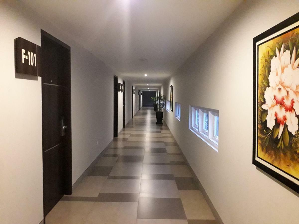 Bess Resort & Waterpark Hotel And Convention Malang Extérieur photo