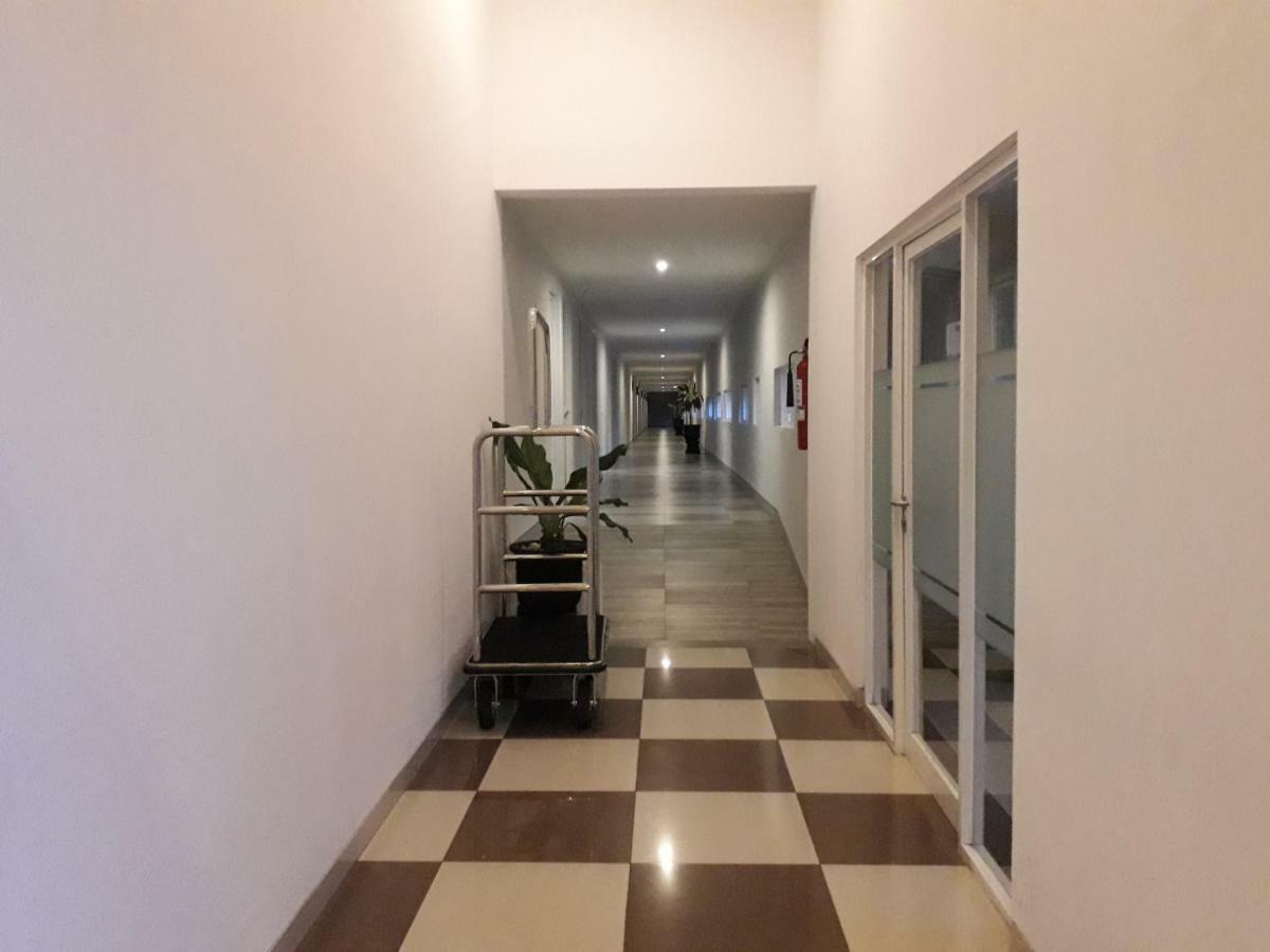 Bess Resort & Waterpark Hotel And Convention Malang Extérieur photo